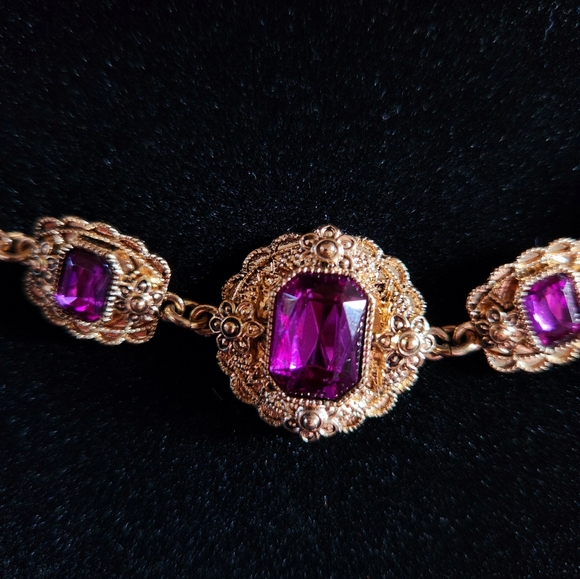 🩷 4 for $50 Vintage NWT Gold and Amethyst Coloured Stone Bracelet🩷 - Picture 7 of 7
